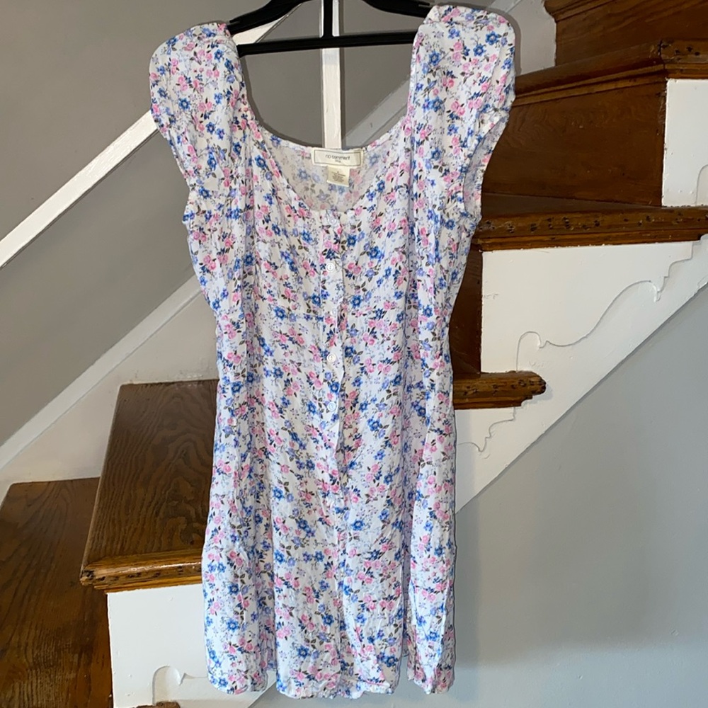 No comment NY•LA White romper floral print Pink & Blue flowers Size Large